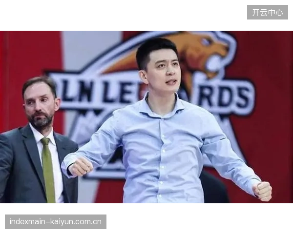 杨鸣确认执教北控队，球队将围绕其防守反击理念进行引援与战术体系的全面重建。